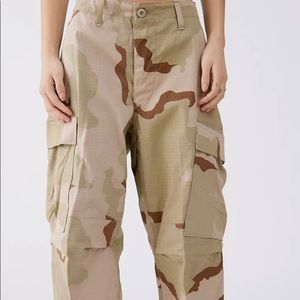 Urban Renewal Womens Camo Cargo Pants - Size M